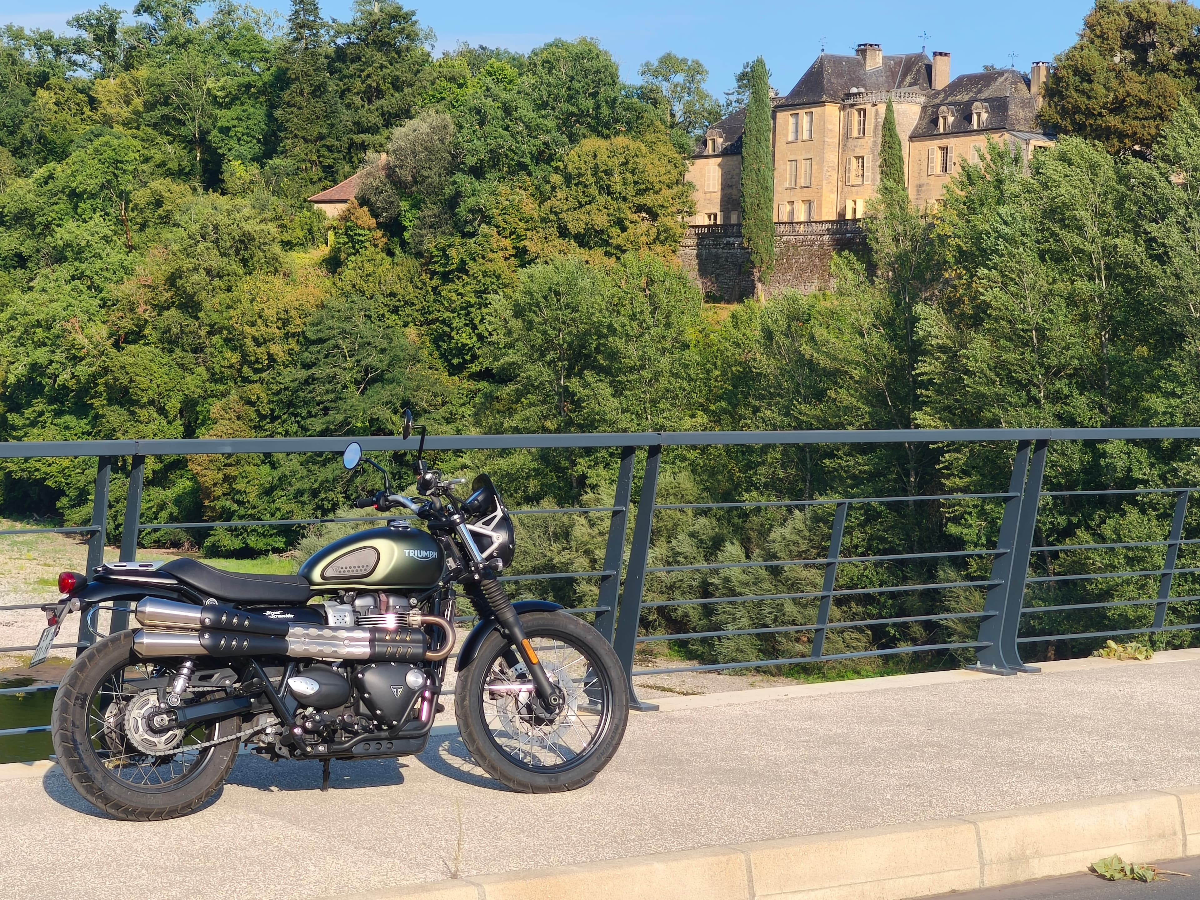 Où louer une moto en Dordogne et dans le Périgord